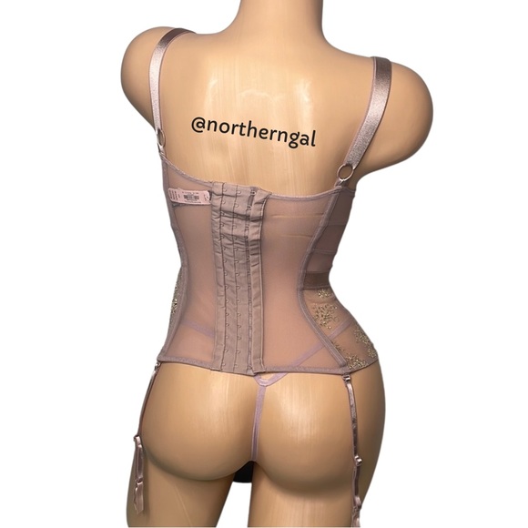 Damaged Victoria’s Secret Shine Lace Corset - Picture 11 of 17